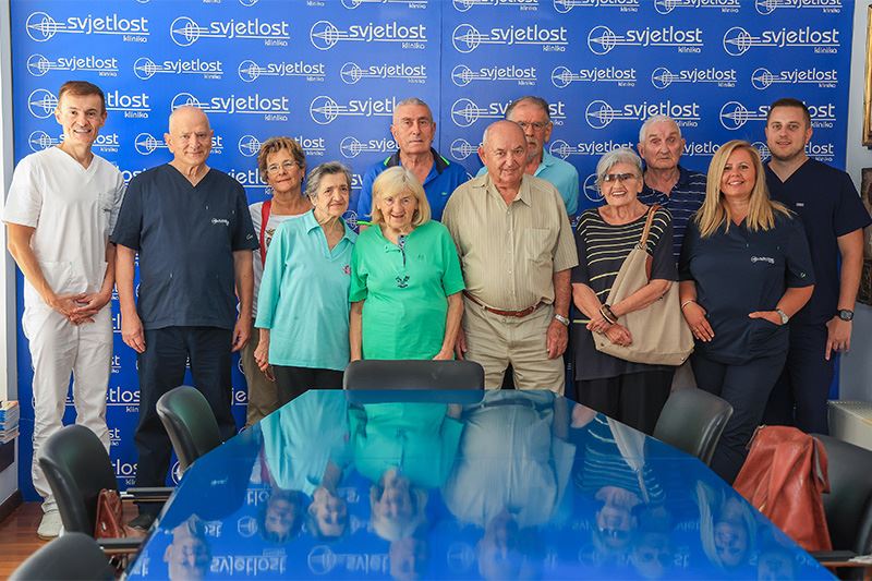 Revolucionarni postopek in teleskopska leča lahko rešita vid tisočim pacientom